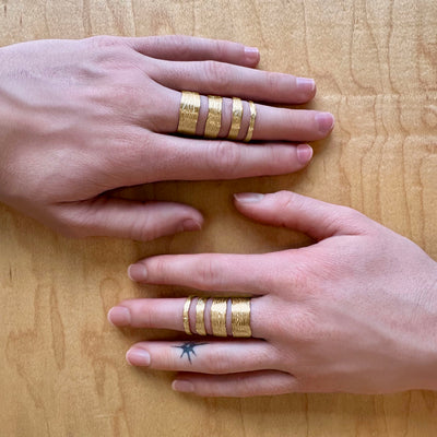 Knots Yellow Gold Medium Band