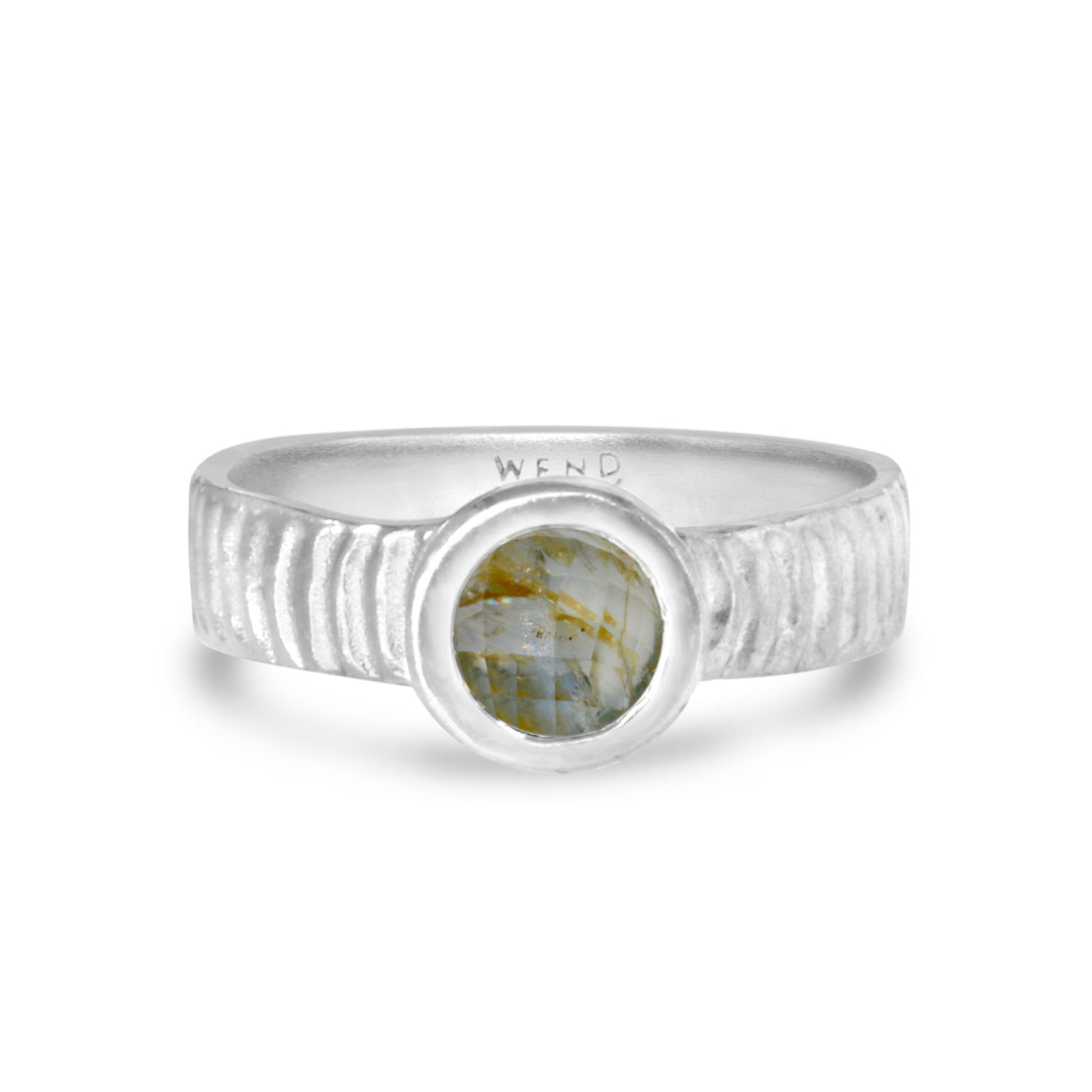 Douglas Fir White Gold Medium with Montana Sapphire