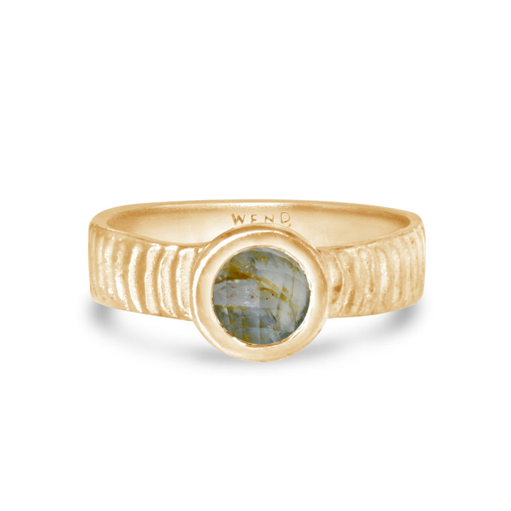 Douglas Fir Yellow Gold Medium with Montana Sapphire