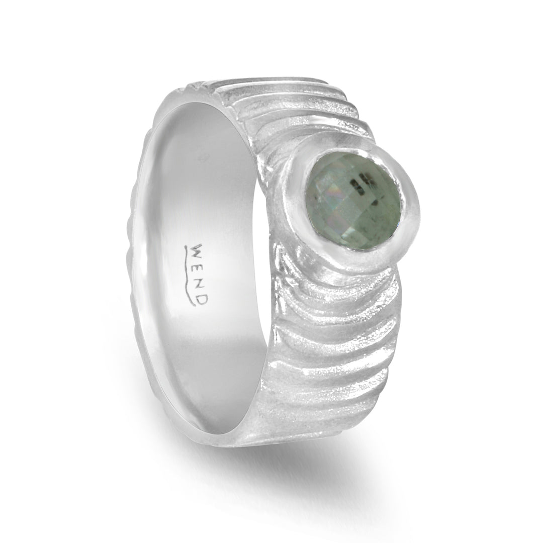 Douglas Fir White Gold Wide with Montana Sapphire