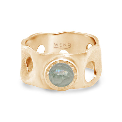 Tidepools rings inspired by ocean tide pools with Montana Sapphire in certified recycled gold by WEND Jewelry #gemstone-size_6mm